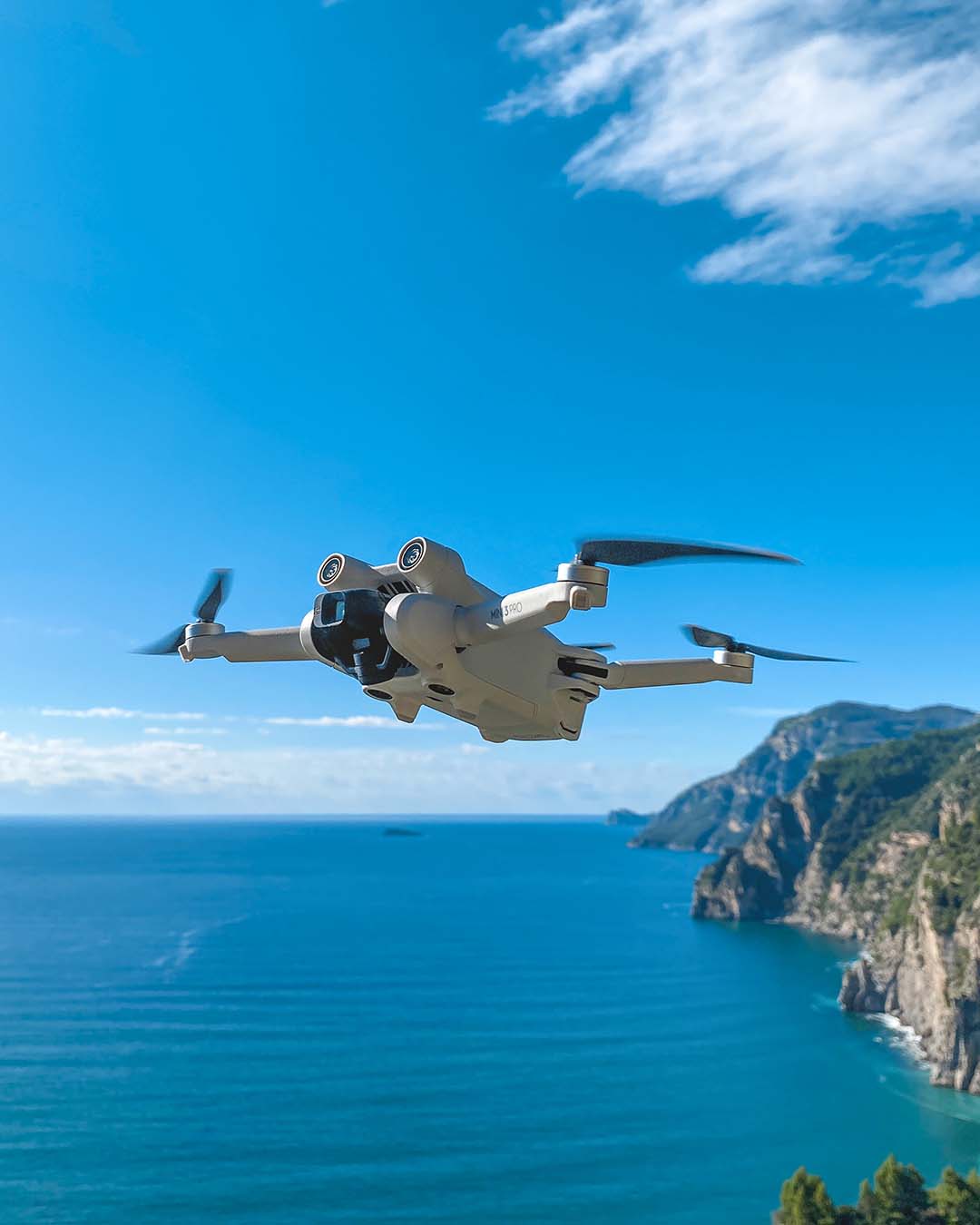 Vola con un drone a Sorrento