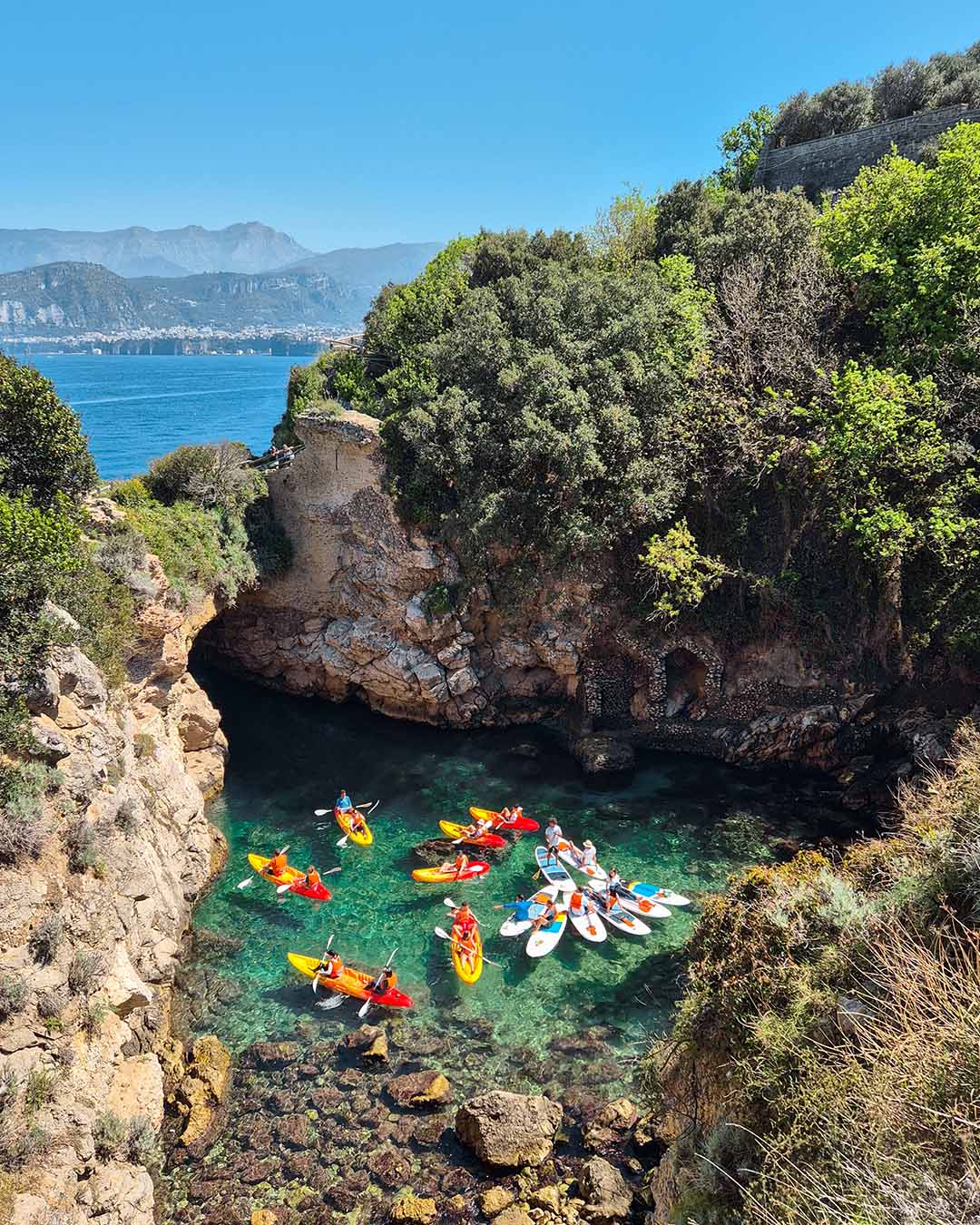 Escursioni in kayak e SUP ai bagni della Regina Giovanna, Sorrento